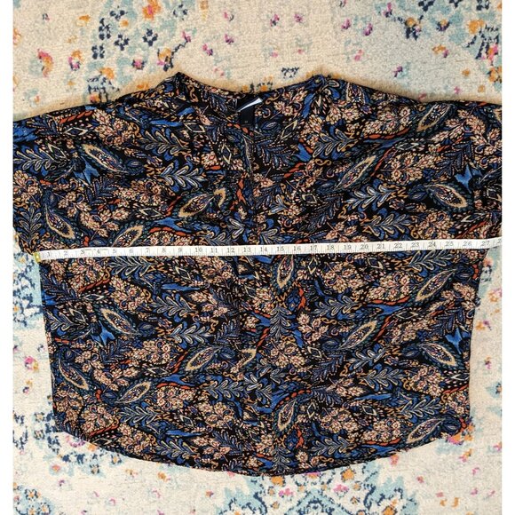 Buckle Daytrip Leafy Printed Woven Boxy V-neck Textured Top - M - Picture 7 of 8